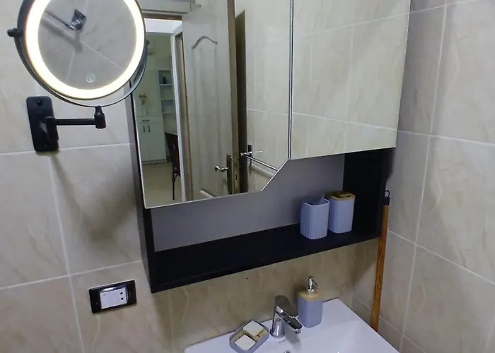 Modern In The Britsh Appartement *